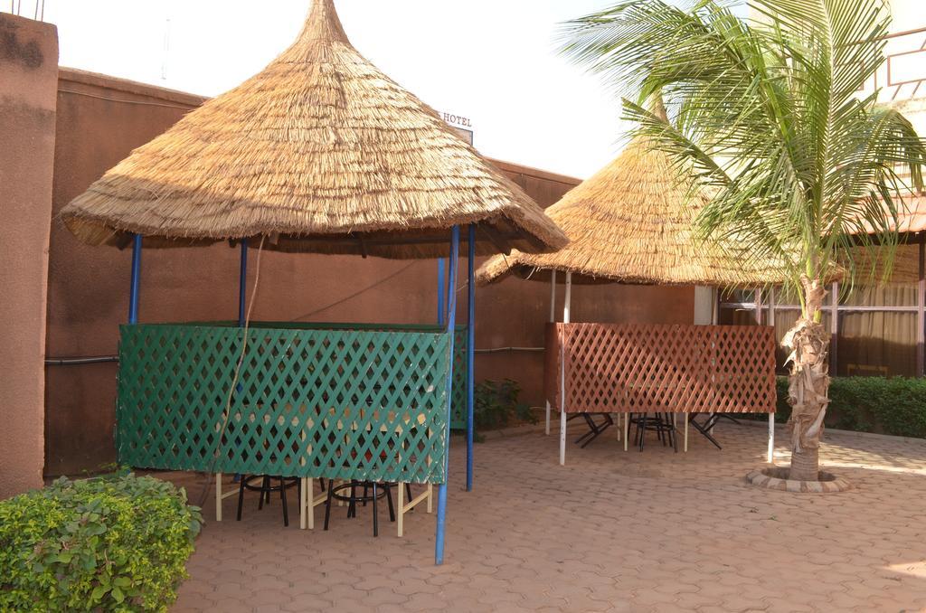 Ouaga Beach Hotel Uagadugú Exterior foto